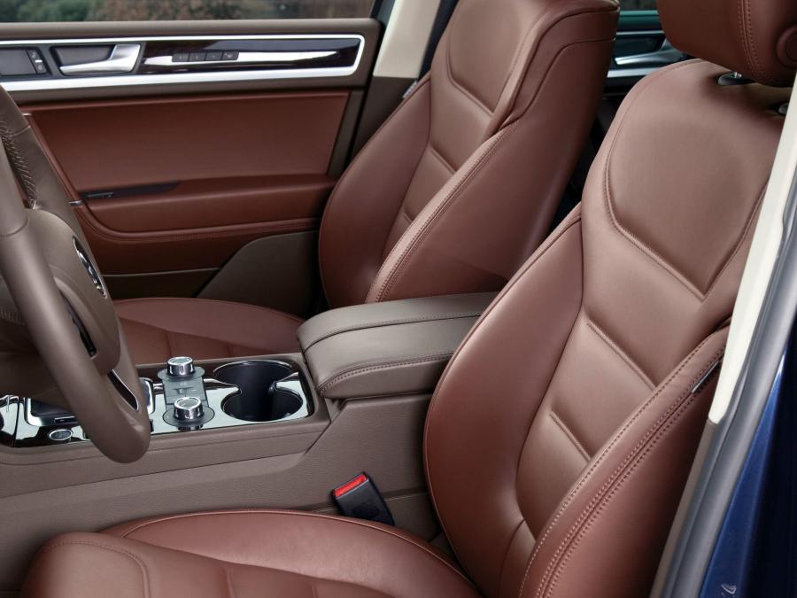  Volkswagen Touareg V6 TDi 2010 года  (фото 4 из 19)